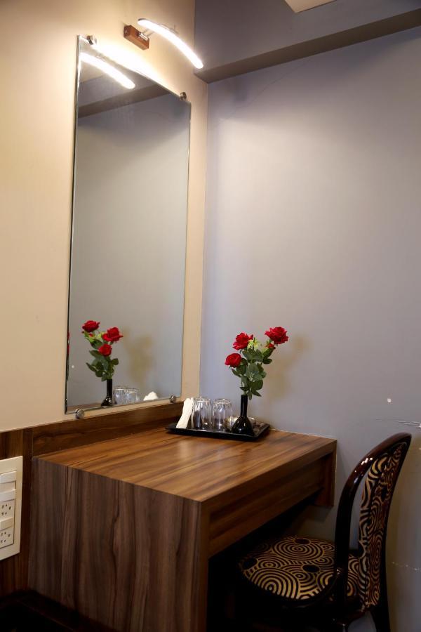 Hotel Sea Shore Navi Mumbai Esterno foto