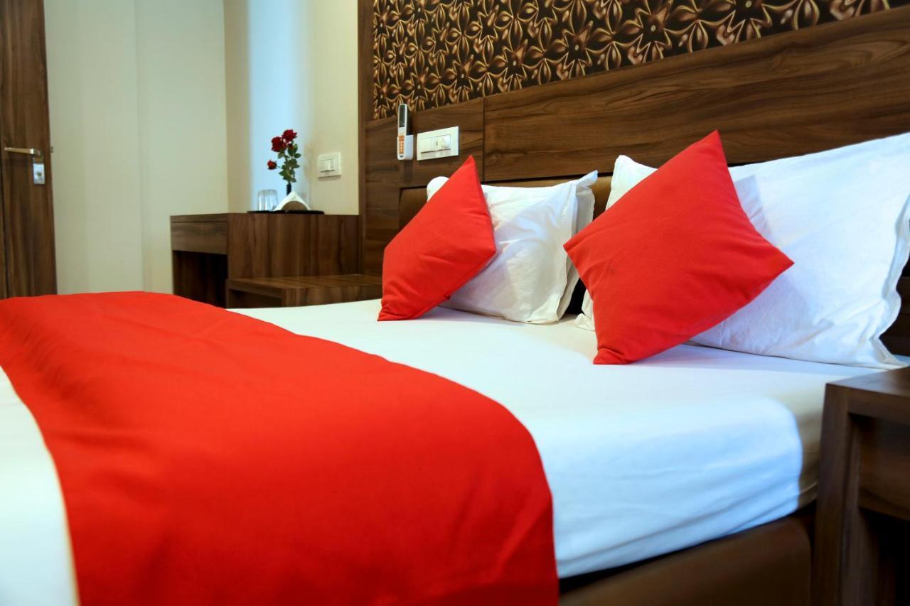 Hotel Sea Shore Navi Mumbai Esterno foto