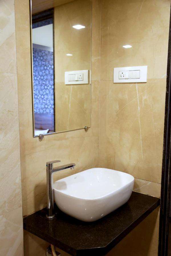 Hotel Sea Shore Navi Mumbai Esterno foto