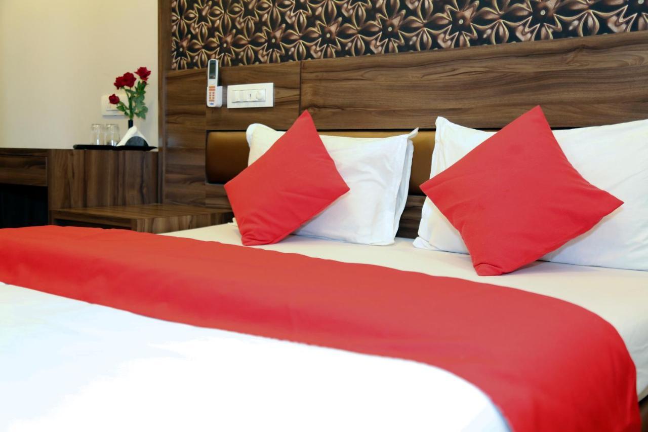 Hotel Sea Shore Navi Mumbai Esterno foto